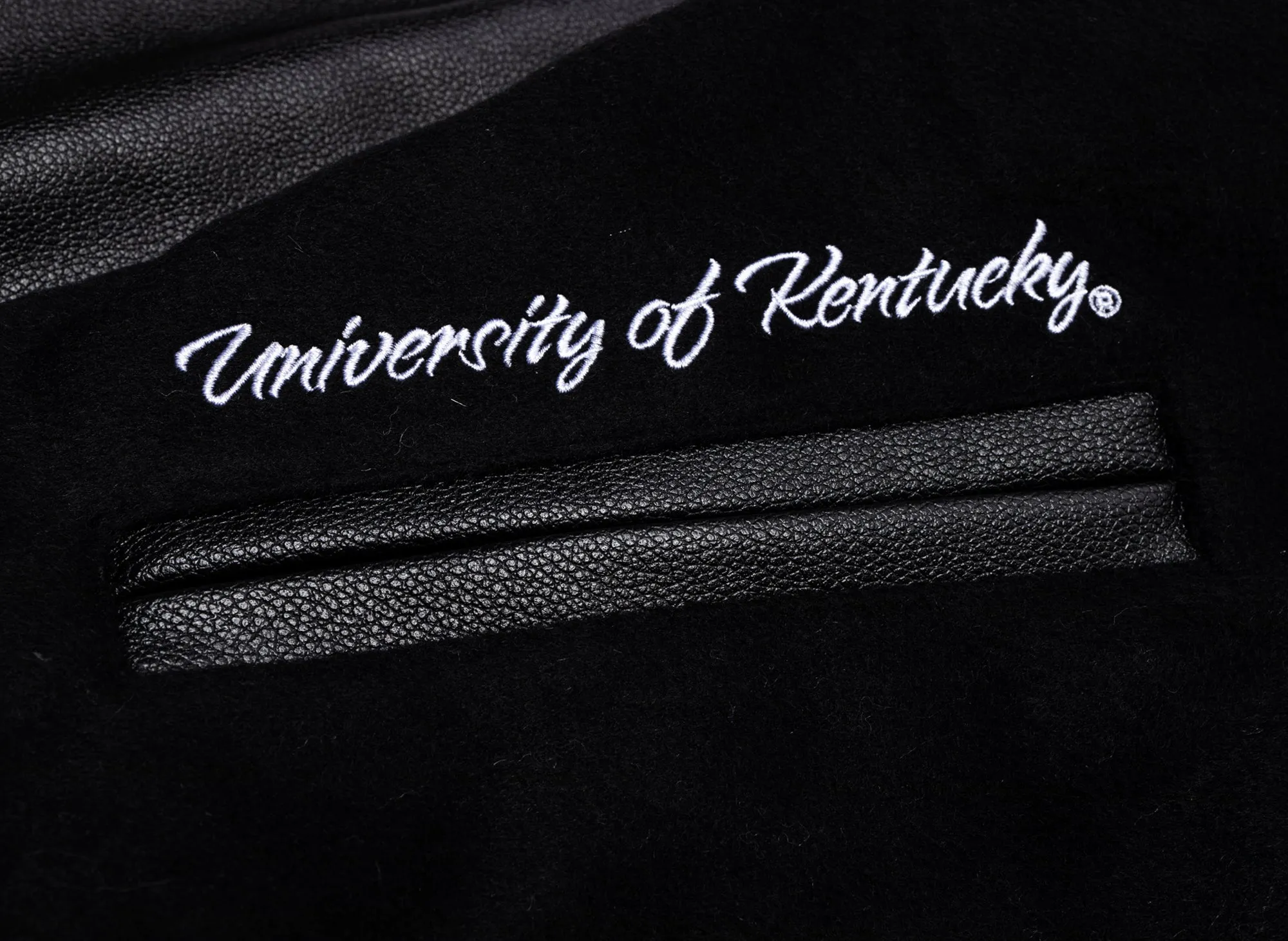 Mitchell & Ness NCAA Blackout Collection Kentucky Wildcats Varsity Jacket xld